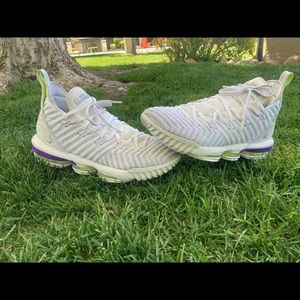 Nike LeBron 16 Buzz Lightyear Mens Sz 12 Clean